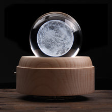 Charger l'image dans la galerie, Boîte à musique lumineuse en bois massif